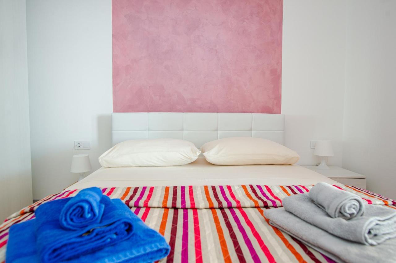Exclusive Seaside Dream Apartments Murter Esterno foto