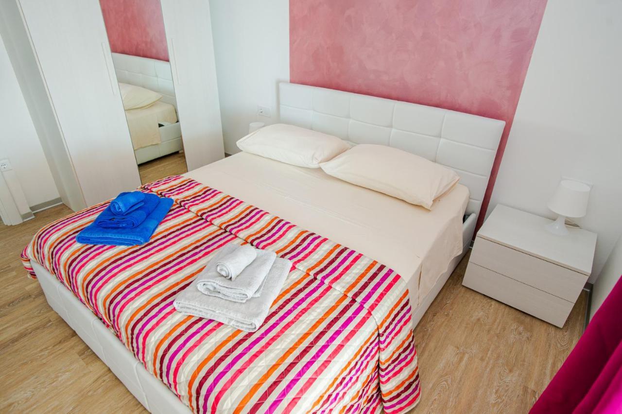 Exclusive Seaside Dream Apartments Murter Esterno foto
